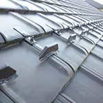 雪止め金具の設置