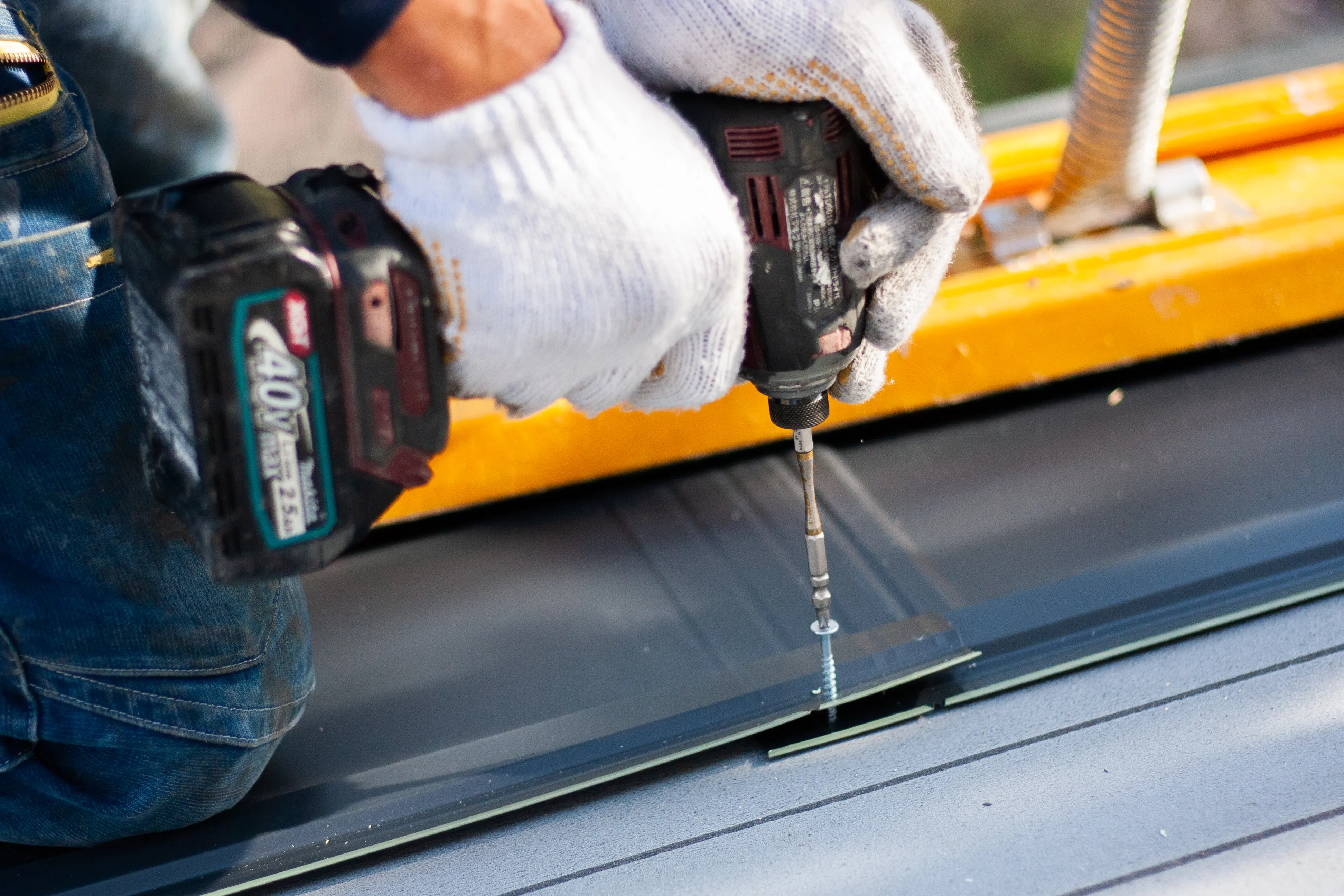 国家資格保有の熟練の屋根職人